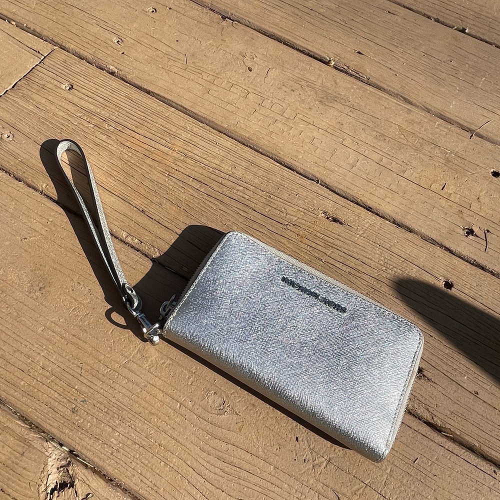 Michael kors phone wallet